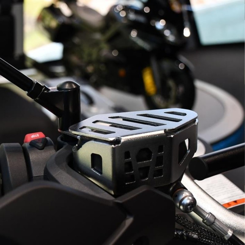 Protection maître-cylindre avant CFMOTO 800MT - 6WWV-802300-5000