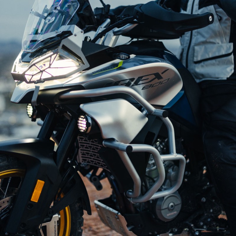 Crash bars supplémentaires blanc/argent CFMOTO 800MT - 6WWV-801000-5000