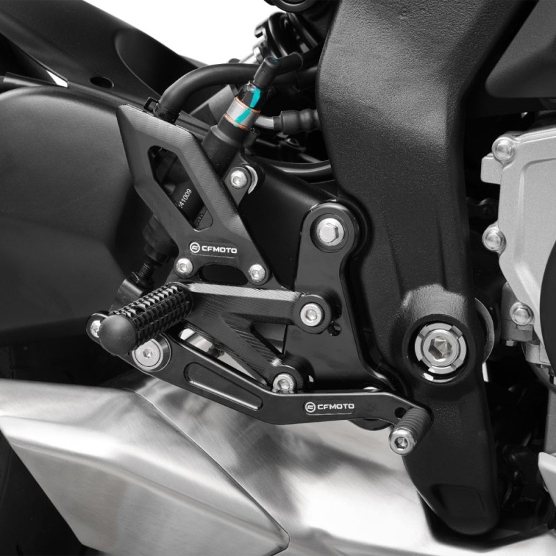 Kit commandes reculées aluminium CFMOTO 675 SR – Rearset complet réglable